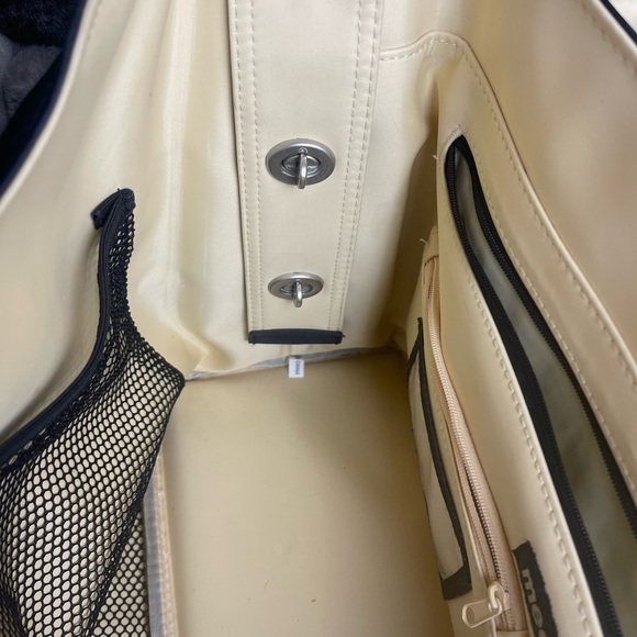 Medela Black and Tan Baby Bag - Picture 11 of 12